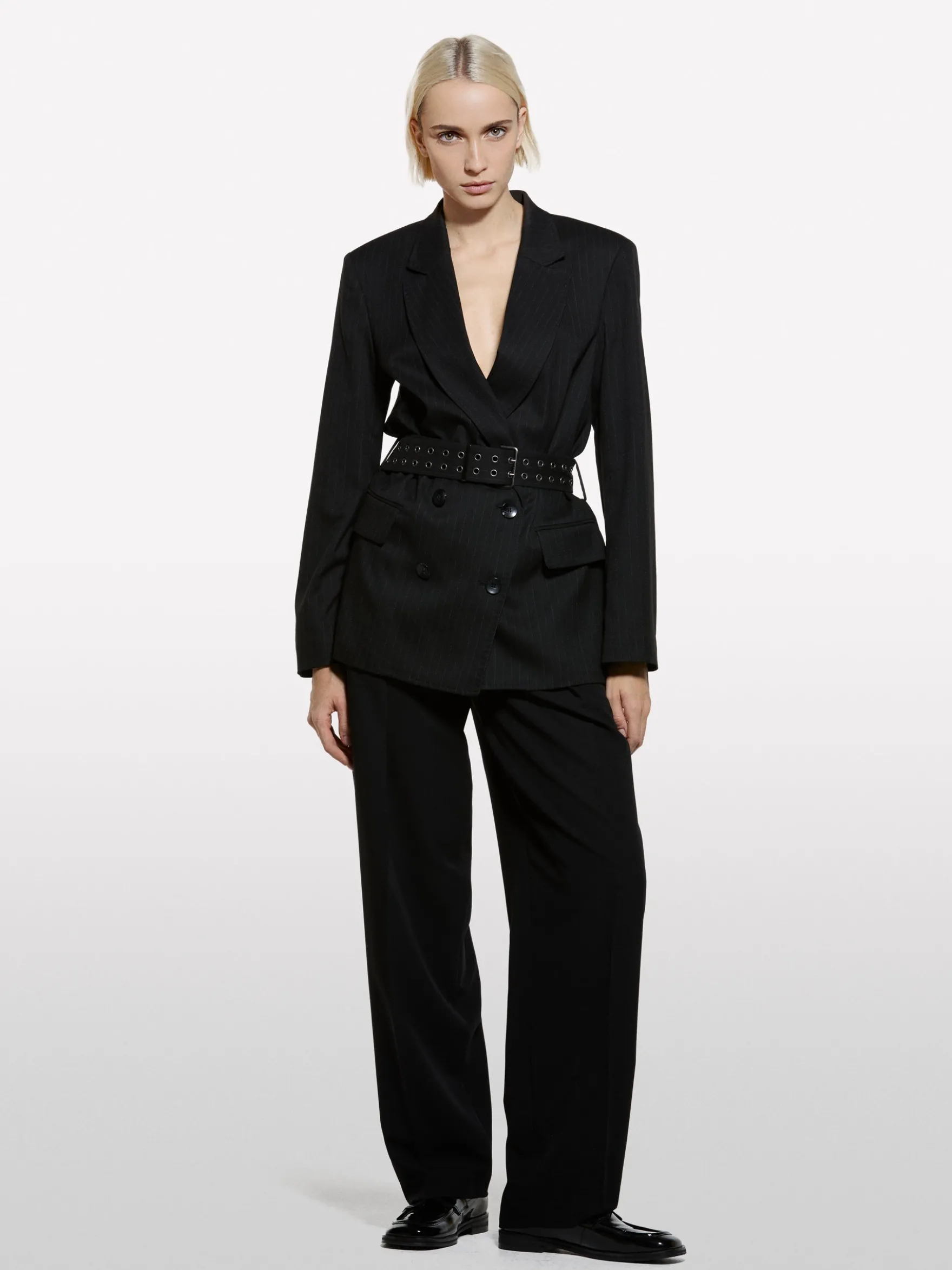 Blazer gessato con cintura