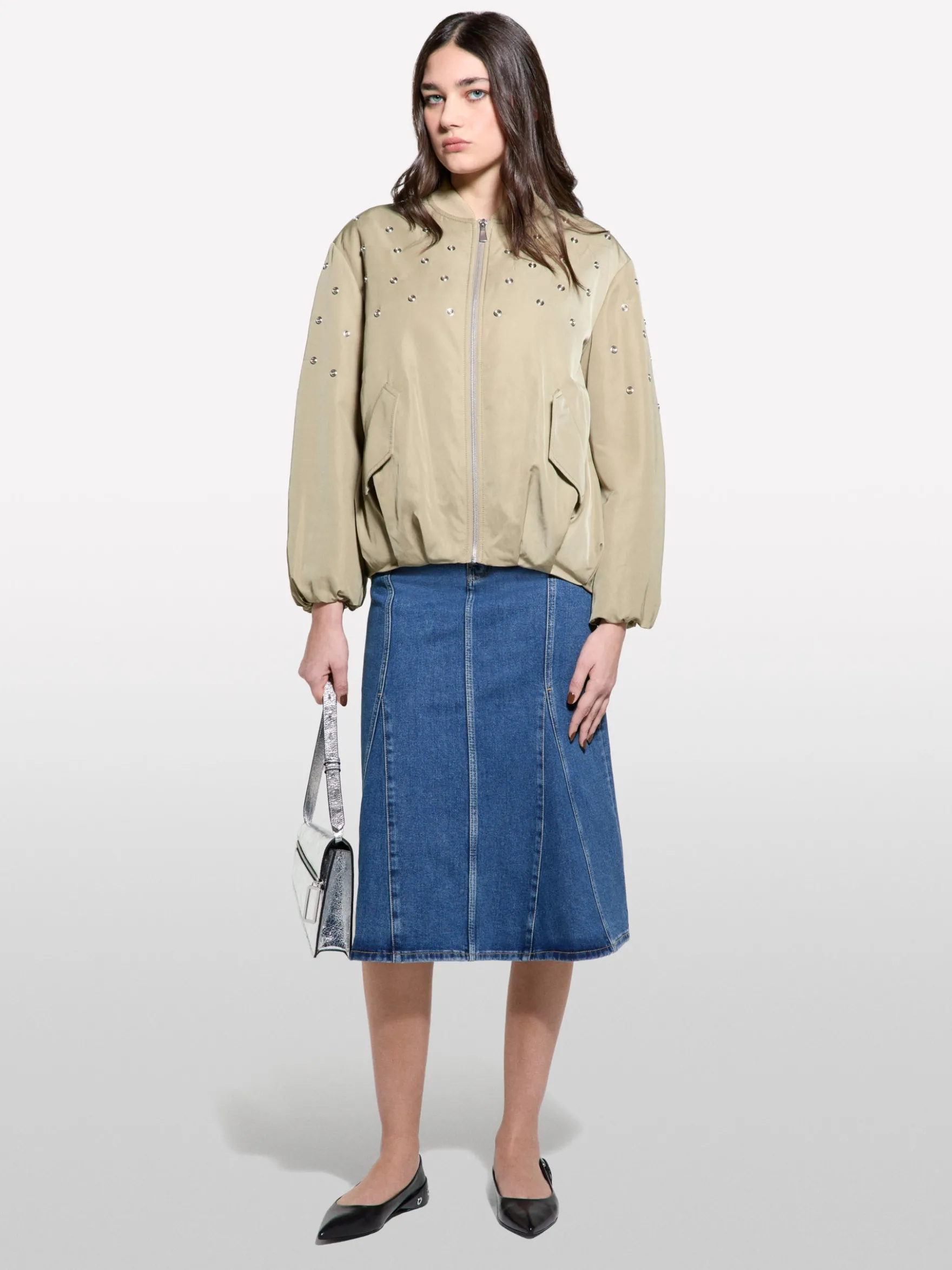 Bomber over fit con borchie