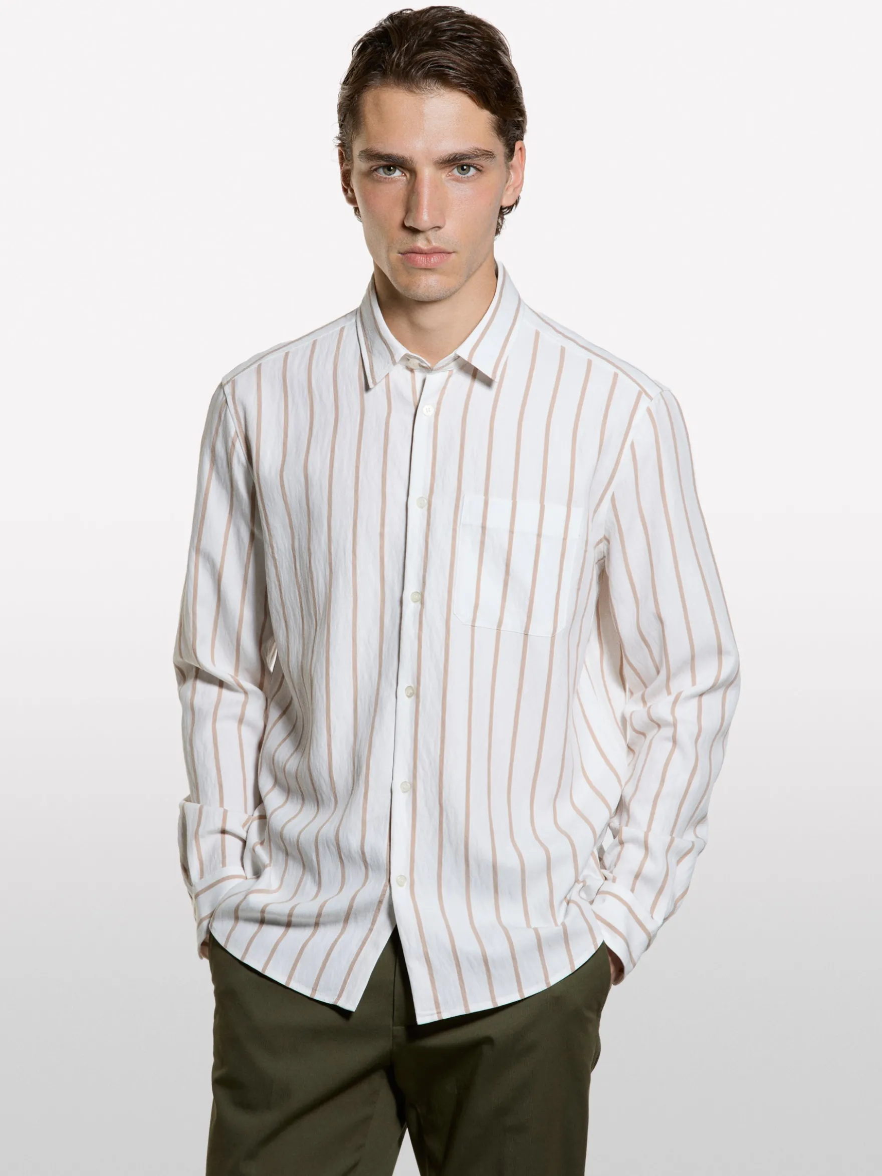 Camicia a righe multicolore con taschino