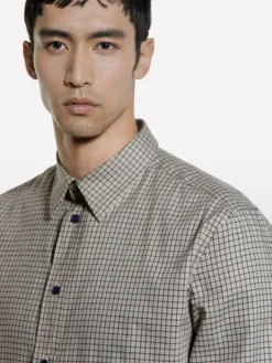 Camicia di flanella chiara