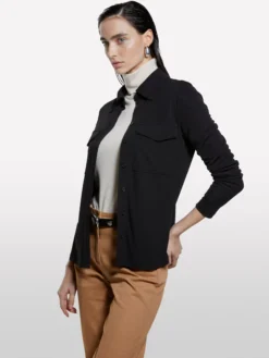 Camicia nera con tasche
