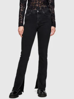 Jeans a vita alta con spacchi