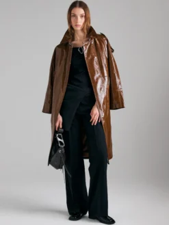 Maglietta off shoulder con anello sliver