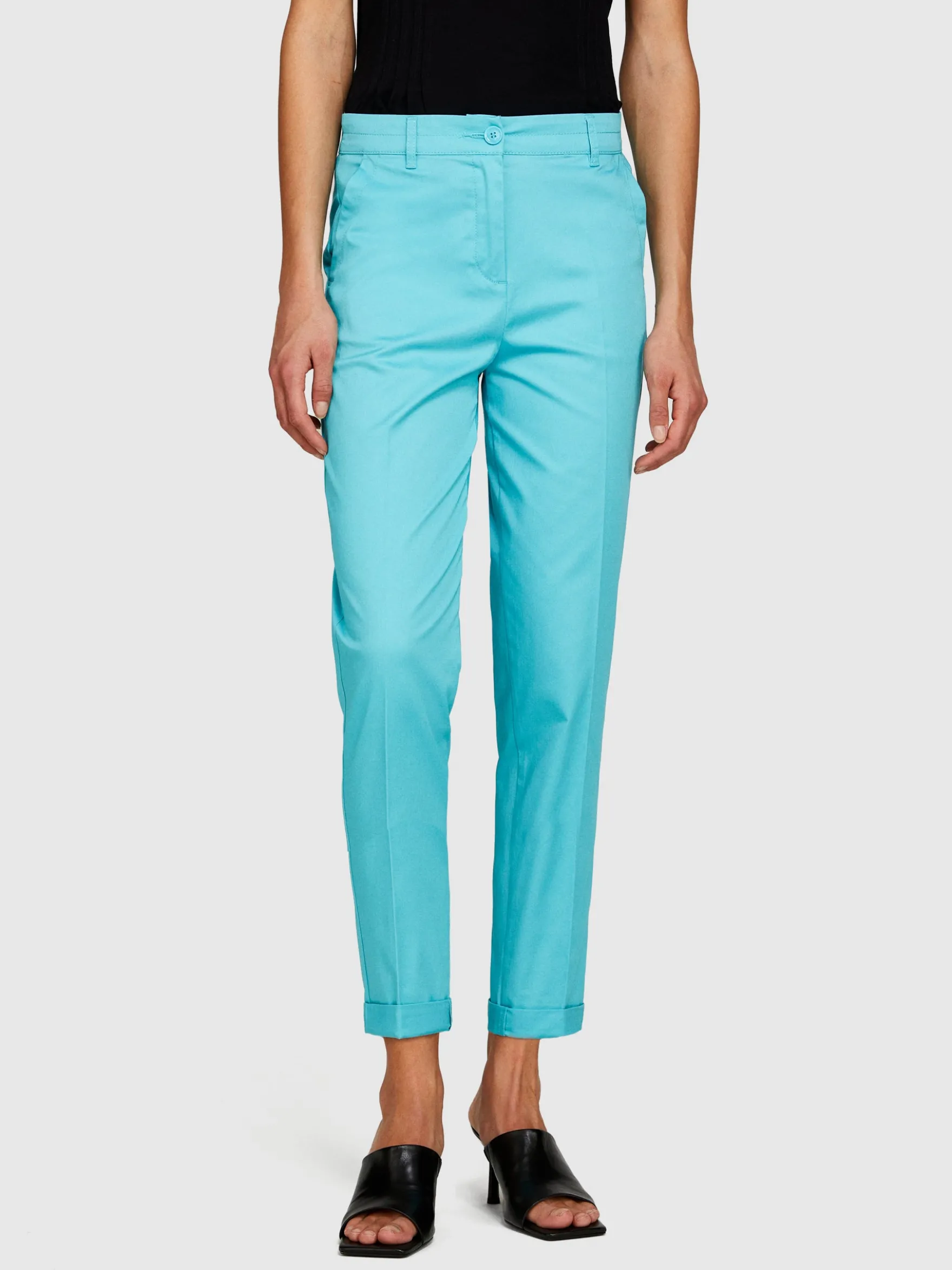 Pantaloni a sigaretta