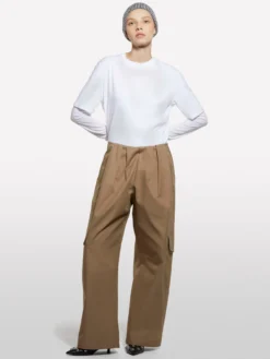 Pantaloni cargo beige con pieghe
