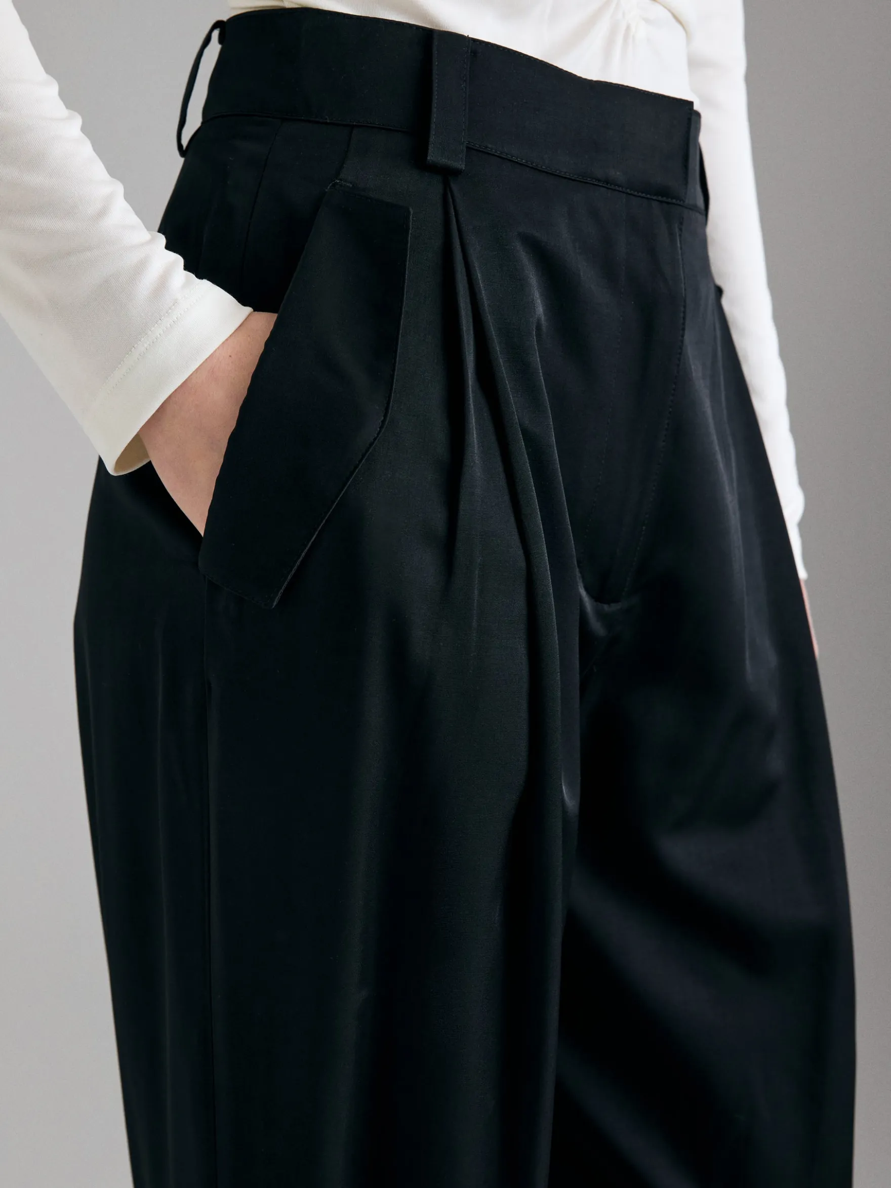Pantaloni carrot fit