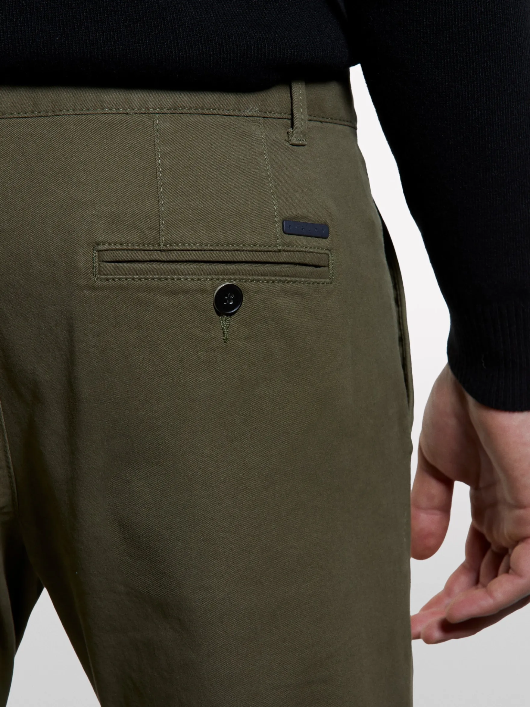 Pantaloni chino verde oliva