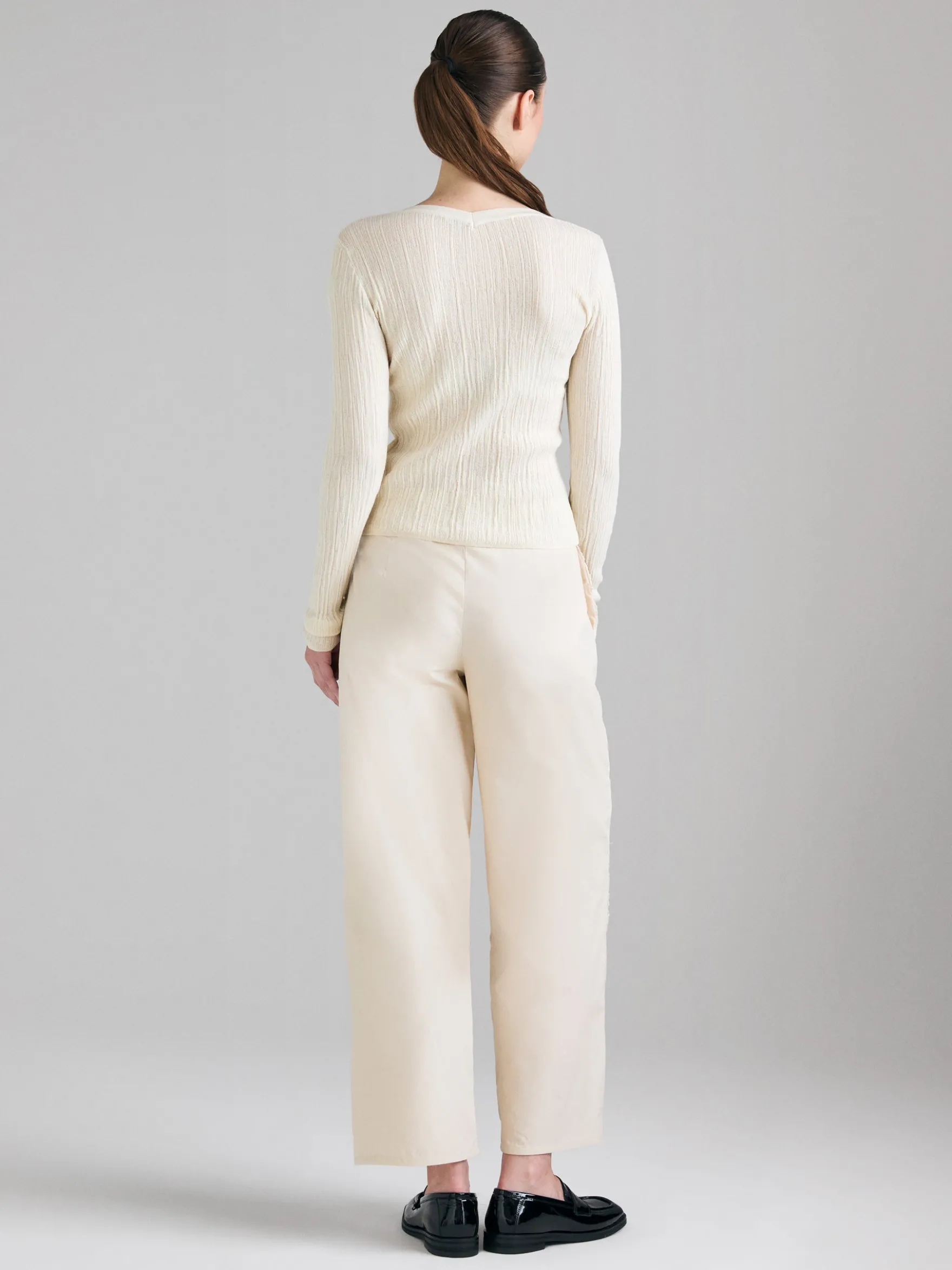 Pantaloni ricamati