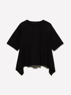 T-shirt nera con apertura dietro
