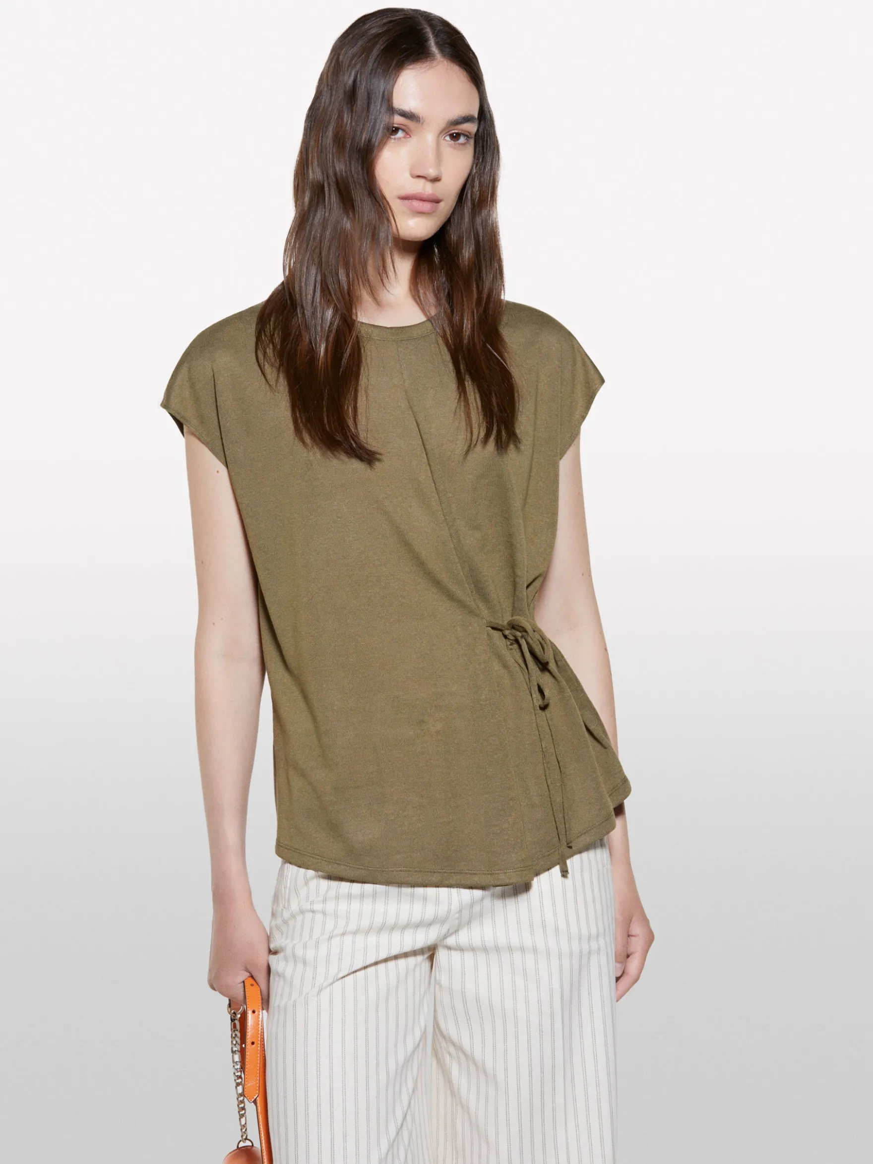 T-shirt verde militare con laccetti